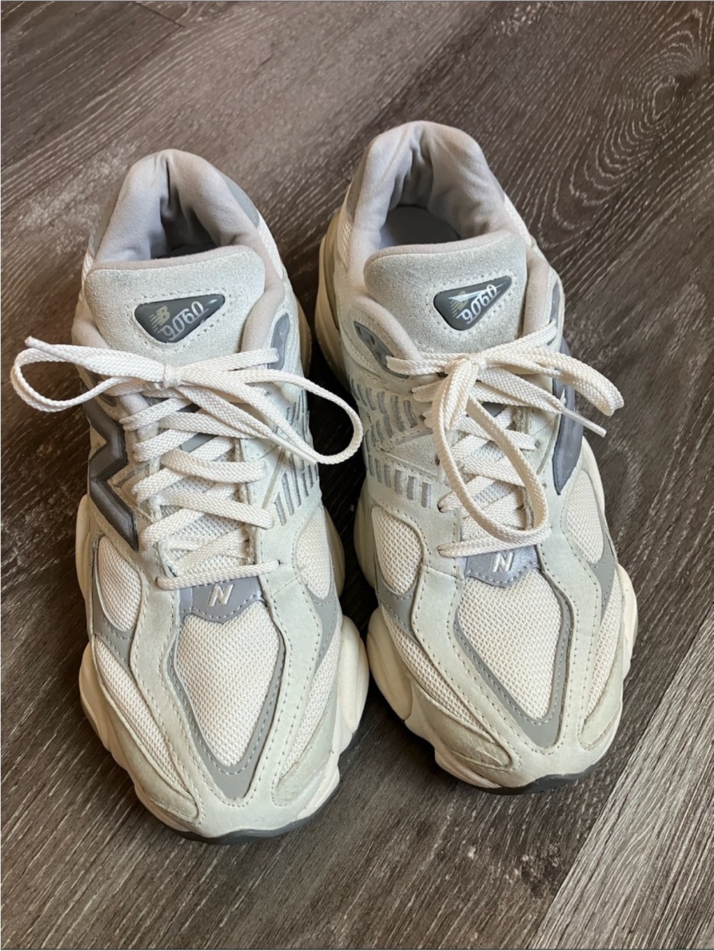New Balance 9060 - Picture 2 of 8